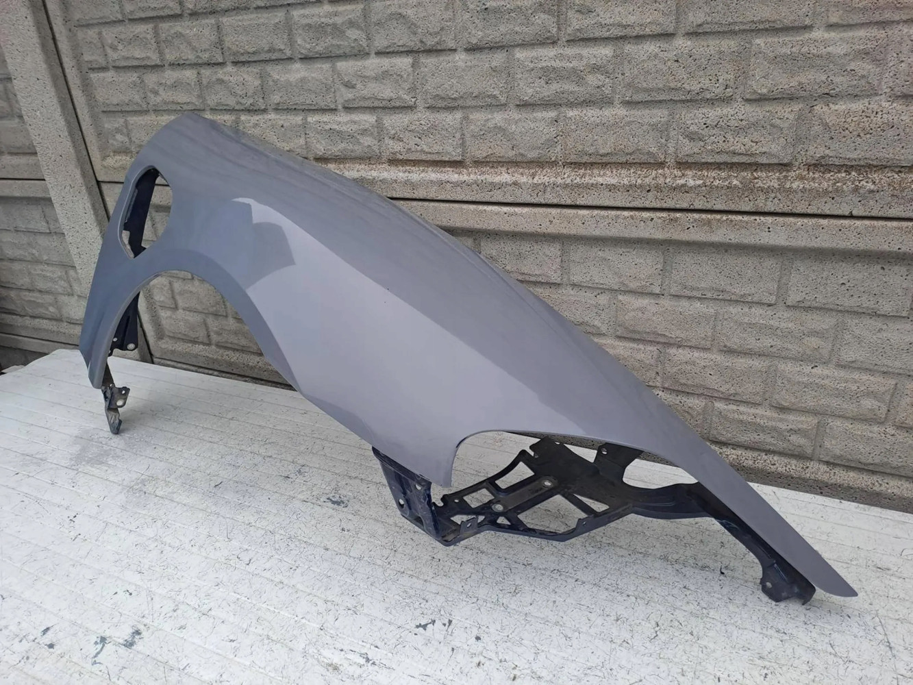 BŁOTNIK PRAWY PRZEDNI PORSCHE TAYCAN 9J1 - (16847613410)
