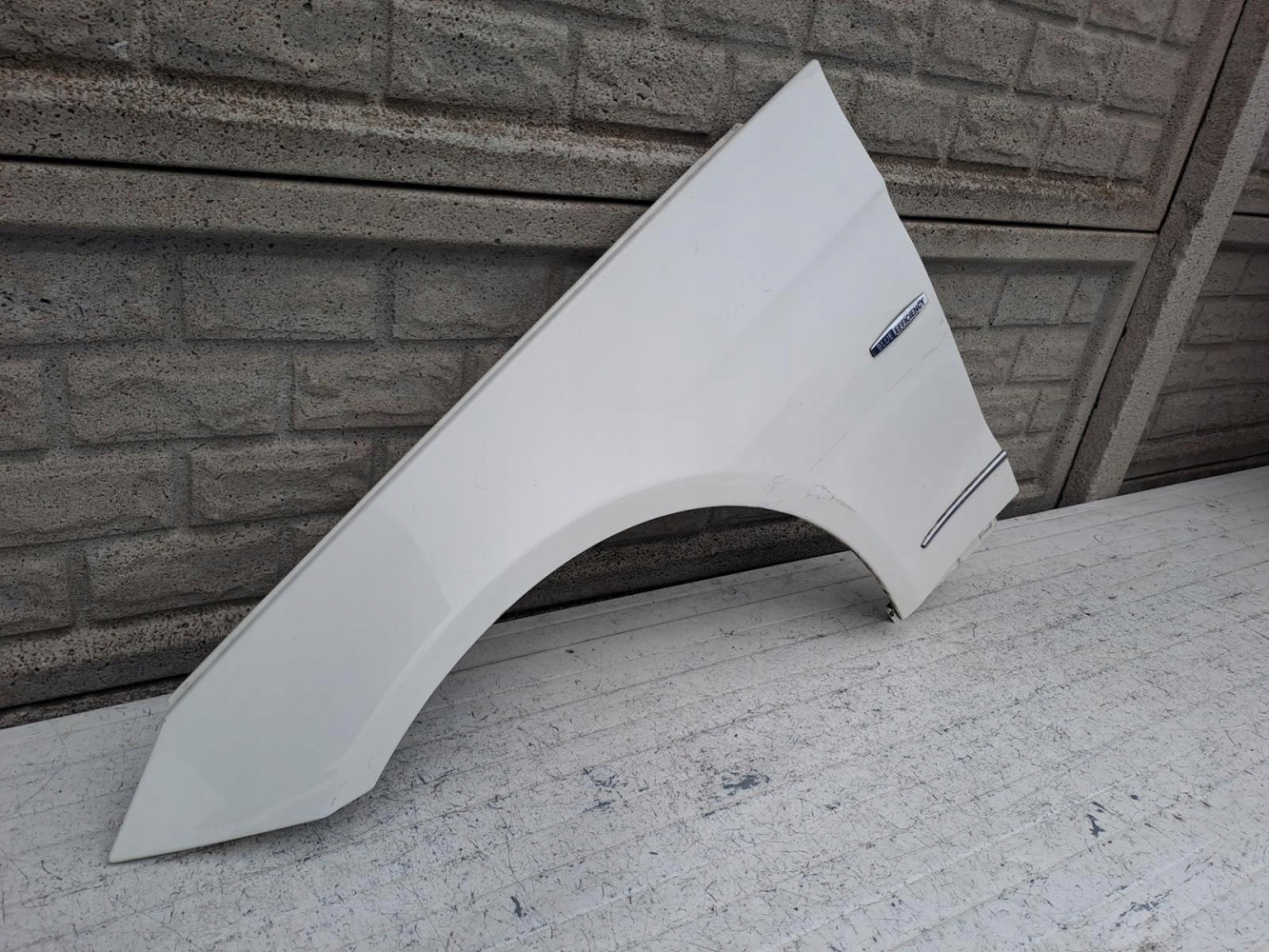 MERCEDES E KLASA COUPE W207 BŁOTNIK PRZEDNI LEWY - (16847614745)