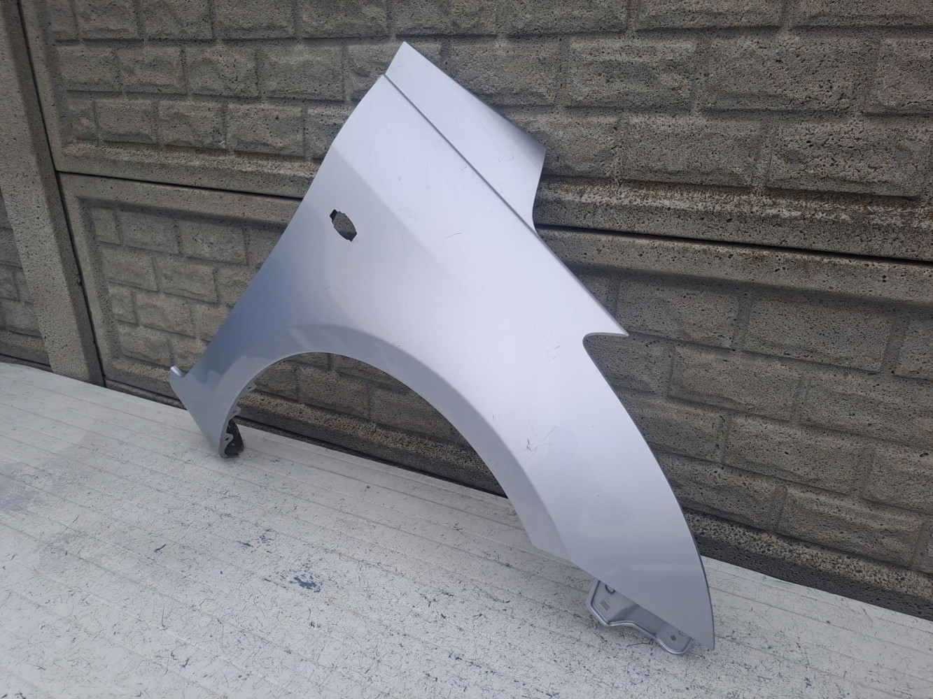 SUZUKI SWIFT Mk7 10-17 BŁOTNIK PRZEDNI PRAWY - (16847675444)
