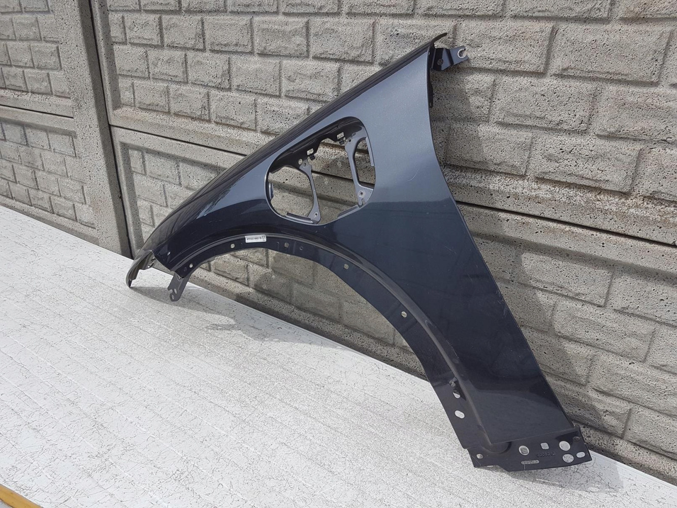 FORD MUSTANG VI MACH-E 21- BŁOTNIK PRZEDNI LEWY - (12152739391)