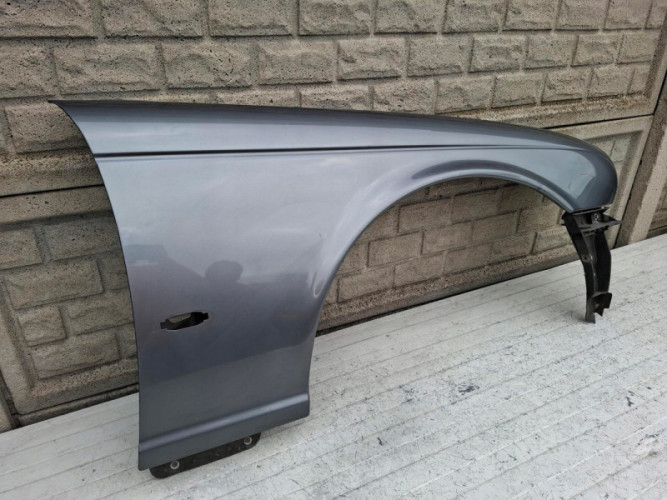 JAGUAR XJ VII 02-09 BŁOTNIK PRZEDNI PRAWY - (16875827160)