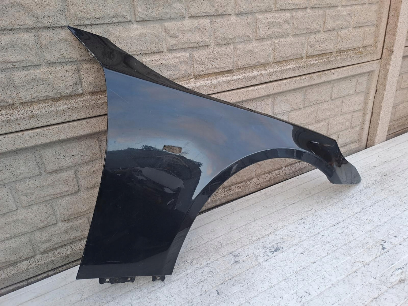 BMW 5 V E60 E61 2003-2010 BŁOTNIK PRZEDNI PRAWY - (16900117653)