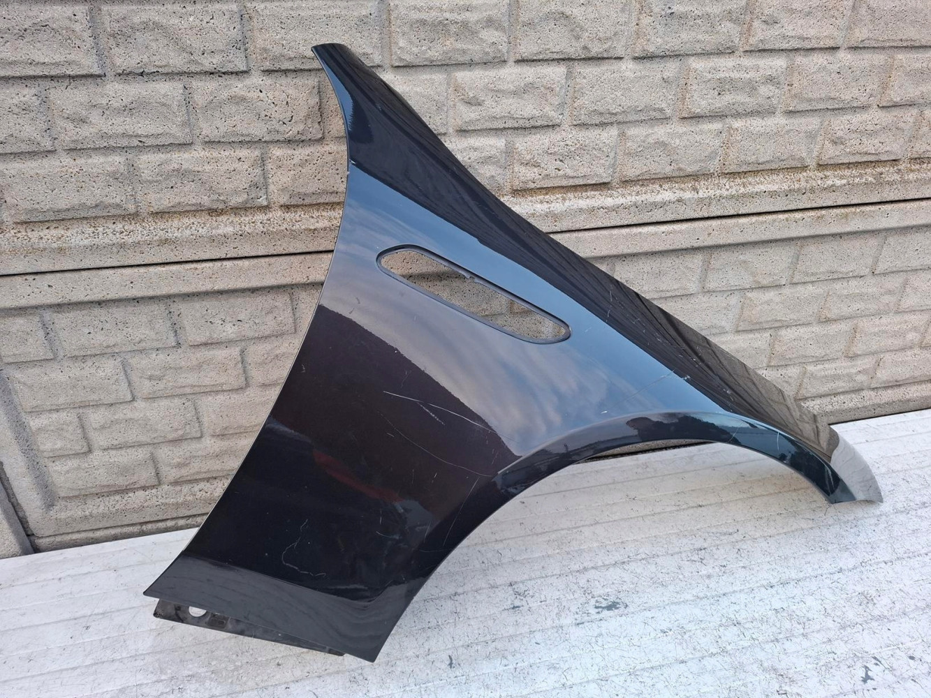 MERCEDES AMG GT 4 DOOR A290 BŁOTNIK PRAWY PRZEDNI - (16925543589)