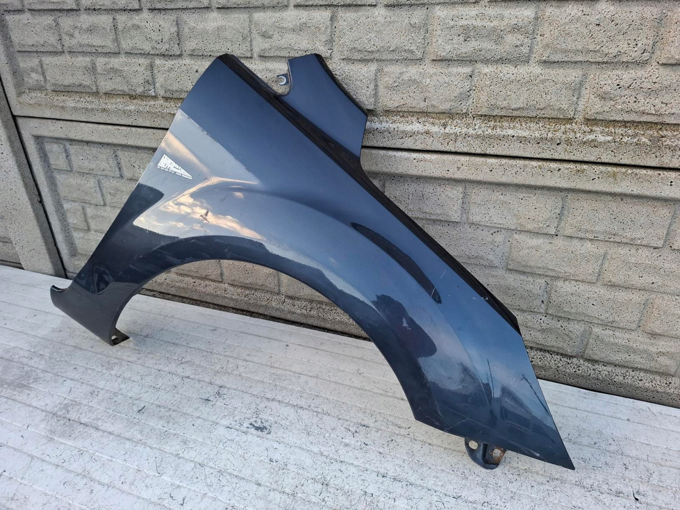 FORD FOCUS II LIFT 08-12 MK2 BŁOTNIK PRAWY PRZÓD - (16925757804)