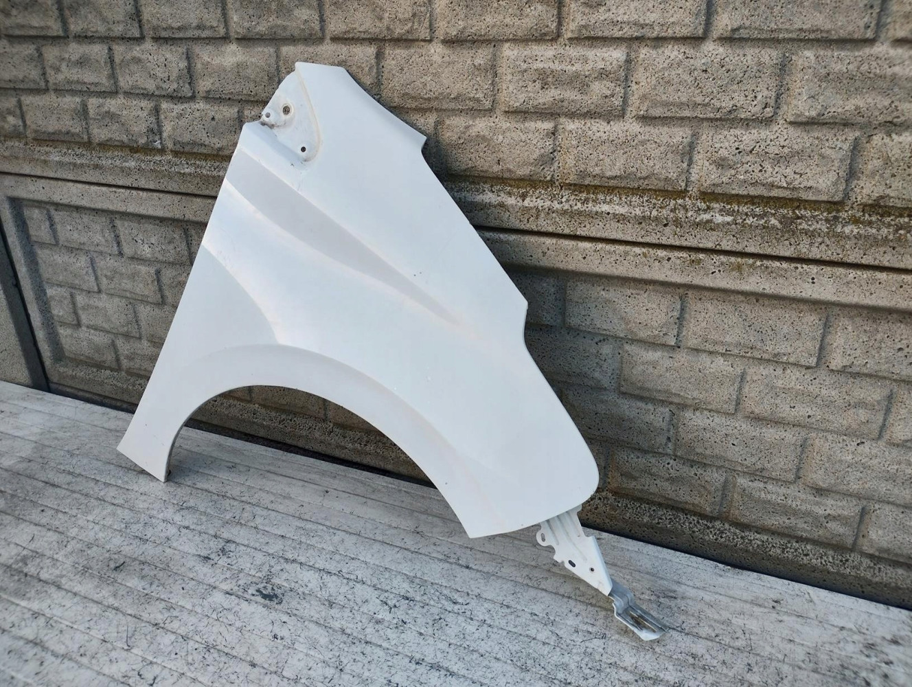 PEUGEOT 208 11-17 BŁOTNIK PRAWY PRZEDNI - (16964235955)