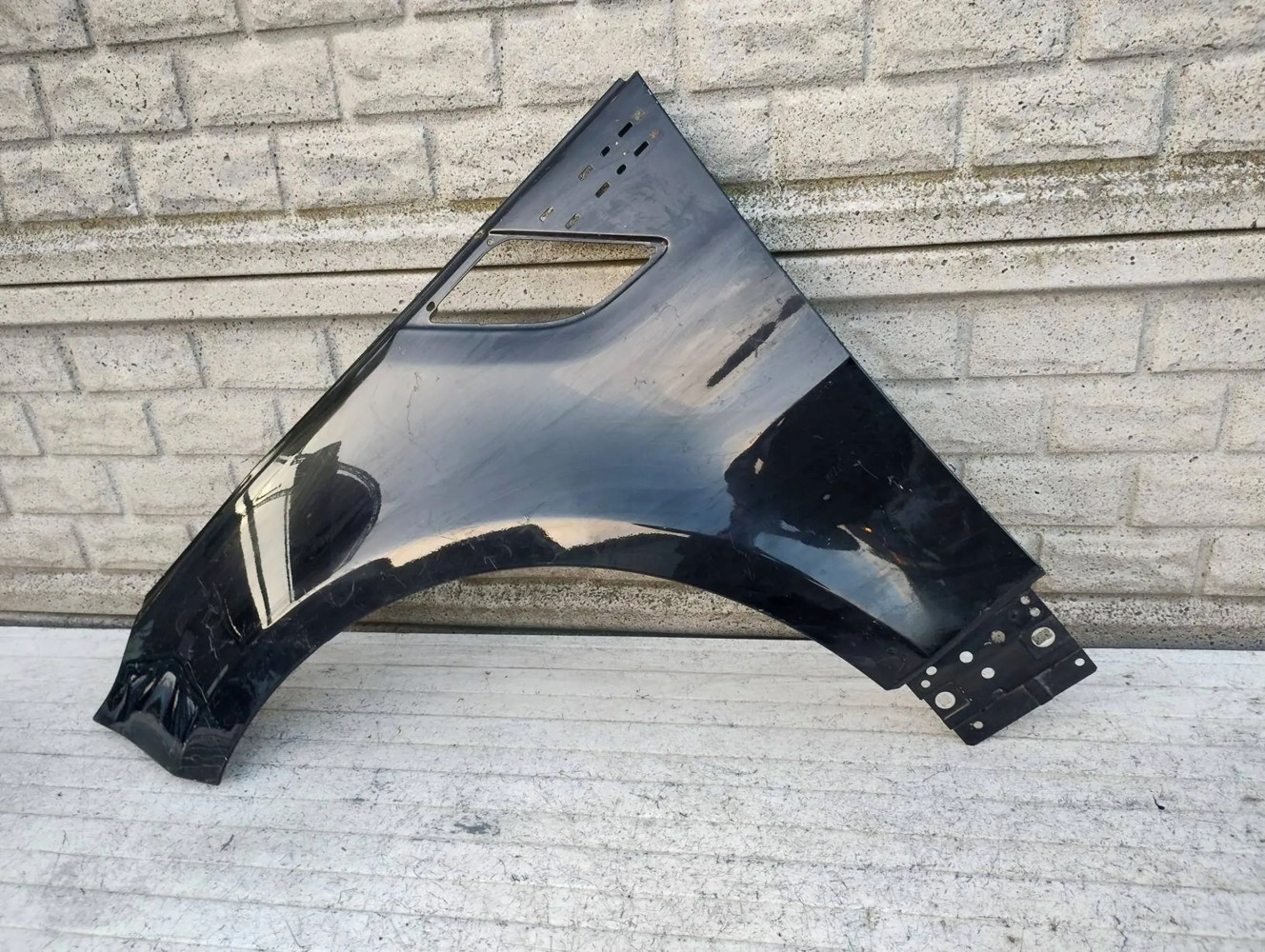 BŁOTNIK PRZEDNI LEWY LAND ROVER SPORT 2 13- - (16964352308)