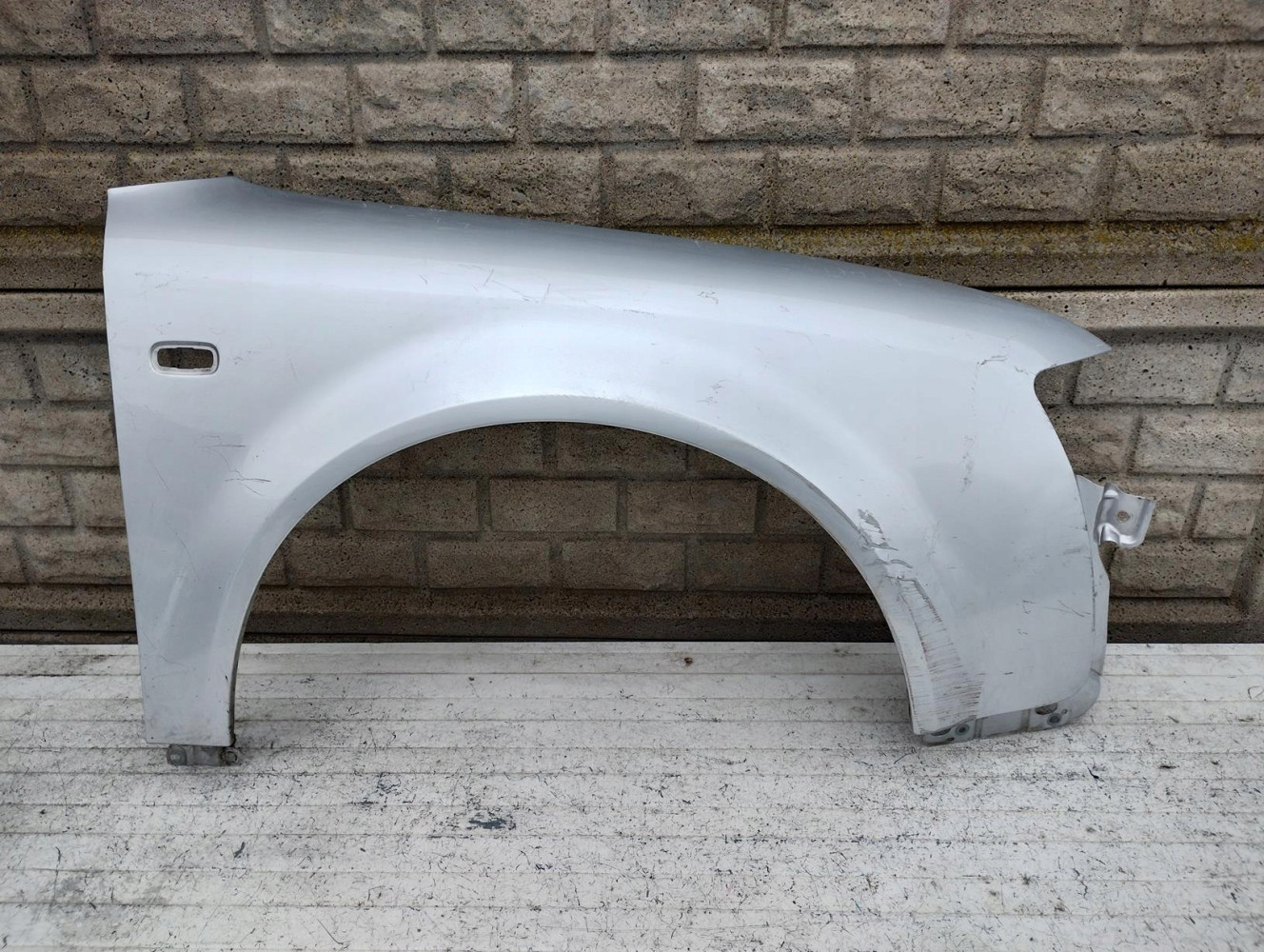 AUDI A4 B6 8E0 MAŁYSZ 00-04 BŁOTNIK PRZEDNI PRAWY - (16968268331)
