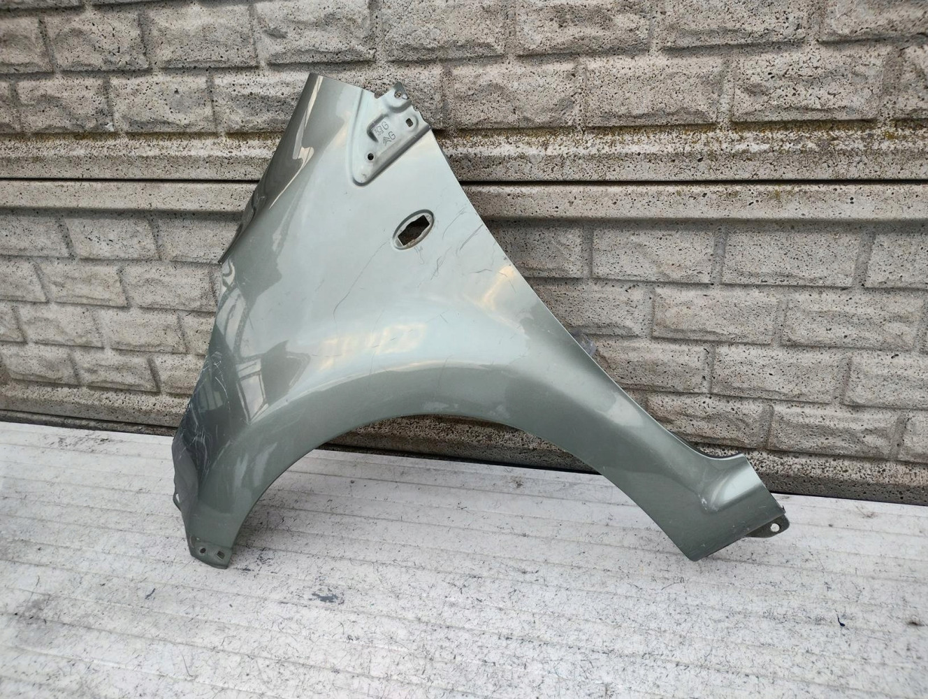CITROEN C1 PEUGEOT 107 05-15 BŁOTNIK PRZEDNI LEWY - (16968456213)