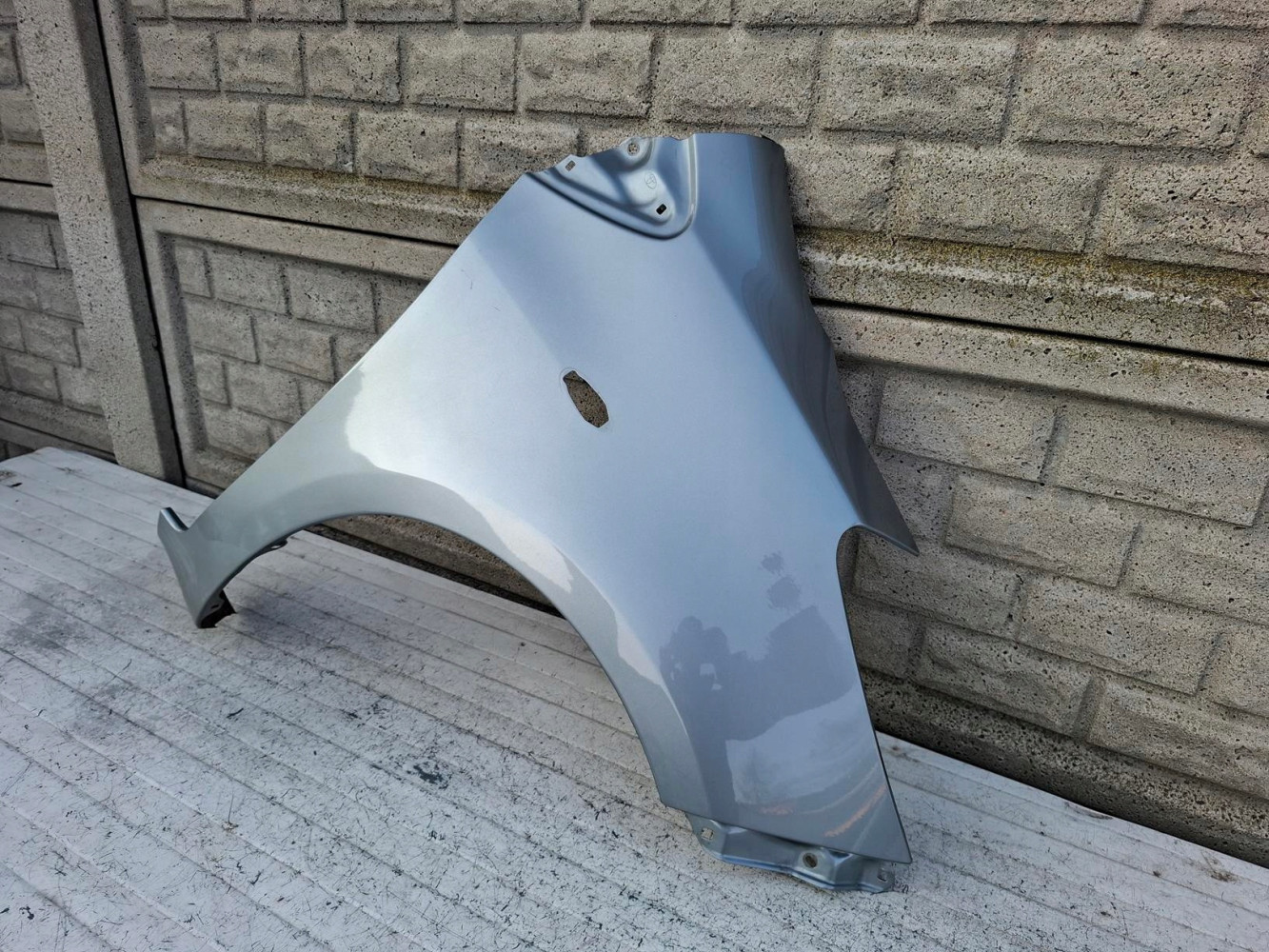 TOYOTA YARIS 2 II 05-12 BŁOTNIK PRAWY PRZÓD - (16973277002)