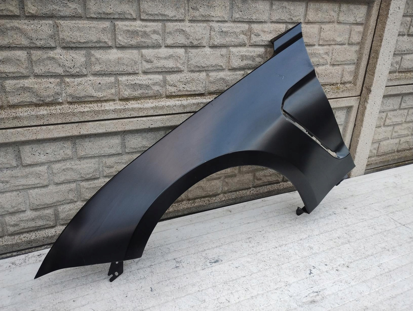 FORD MUSTANG VI LIFT SHELBY GT350 18 - 23 BŁOTNIK PRZEDNI LEWY - (16973394915)