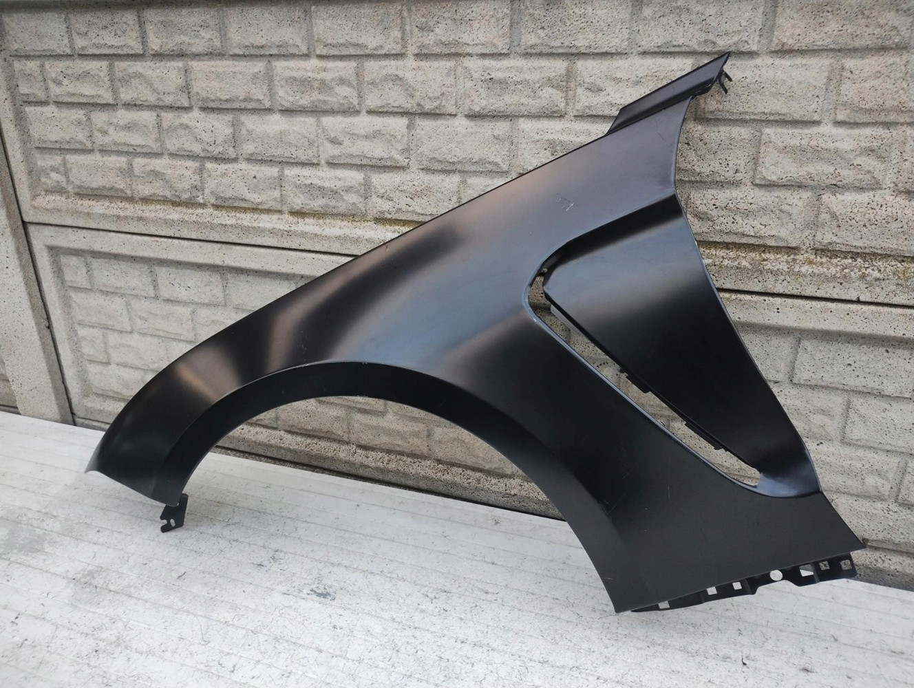 FORD MUSTANG VI LIFT SHELBY GT350 18 - 23 BŁOTNIK PRZEDNI LEWY - (16973394915)
