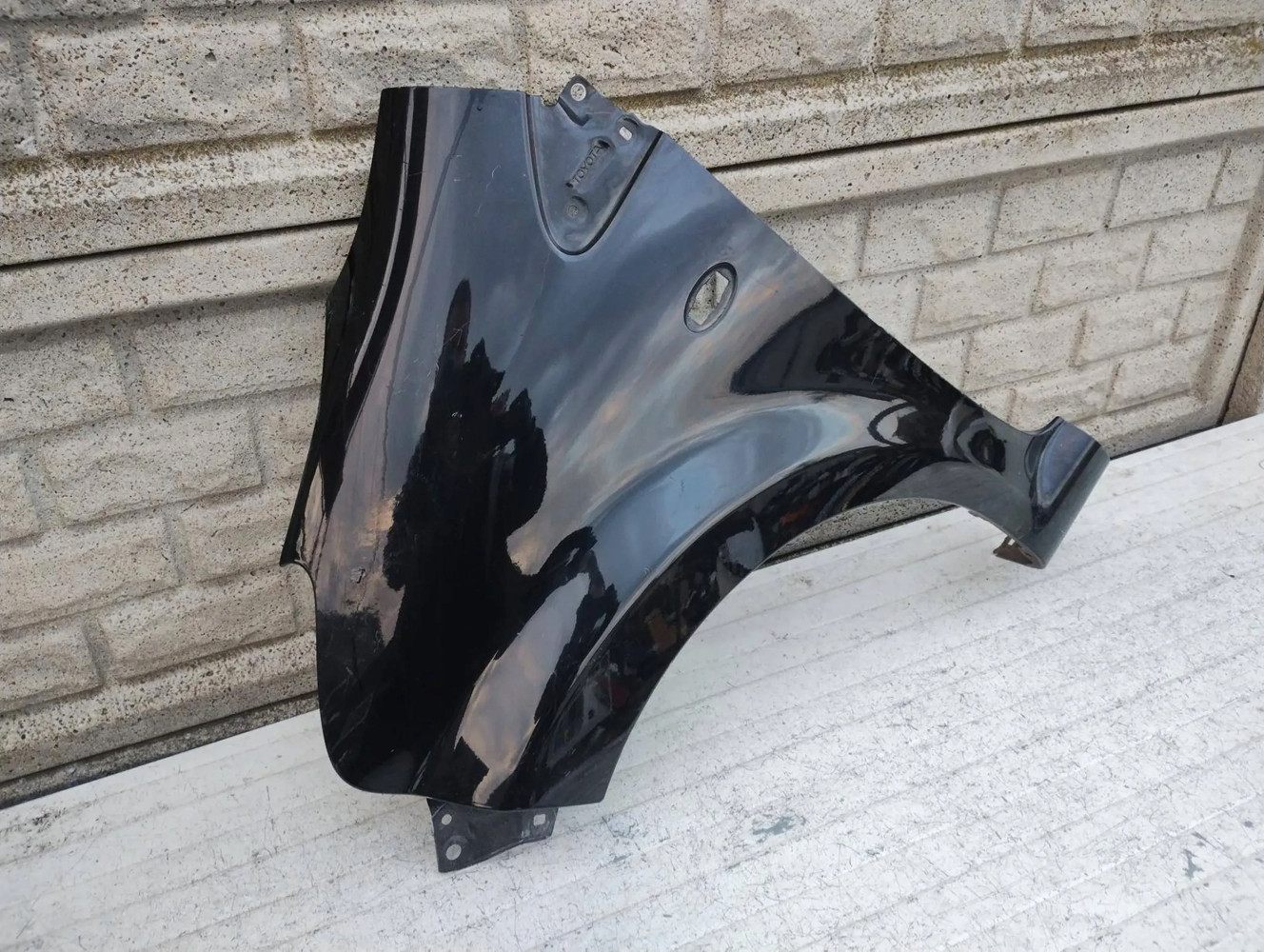 BŁOTNIK PRZEDNI LEWY TOYOTA AYGO 1 I 2005-14 - (16973457303)