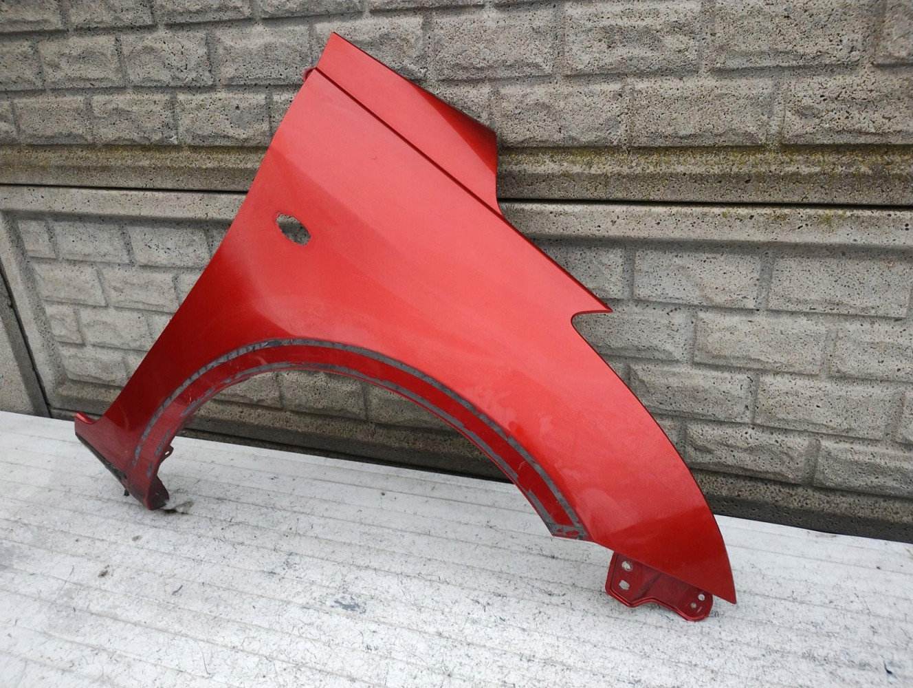 SUZUKI SWIFT Mk7 10-17 BŁOTNIK PRZEDNI PRAWY - (16979435848)