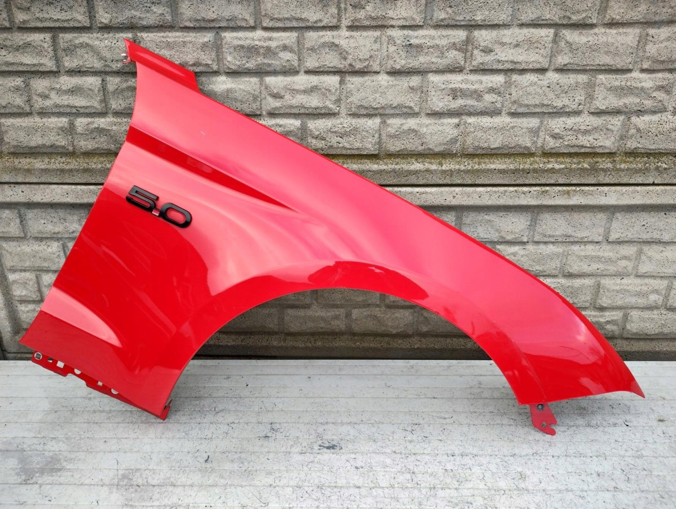 FORD MUSTANG VI LIFT 18 - 22 BŁOTNIK PRZEDNI PRAWY - (16984394053)