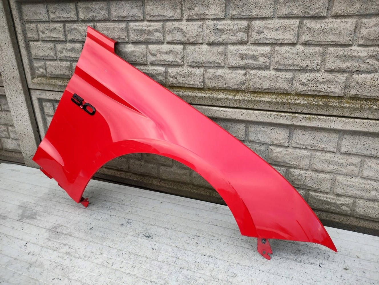 FORD MUSTANG VI LIFT 18 - 22 BŁOTNIK PRZEDNI PRAWY - (16984394053)
