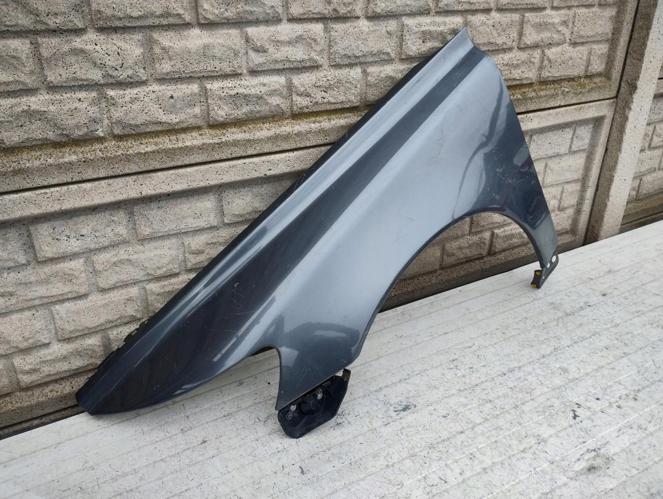 VOLVO S40 V50 04-12 BLOTNIK PRZEDNI LEWY - (16984554019)