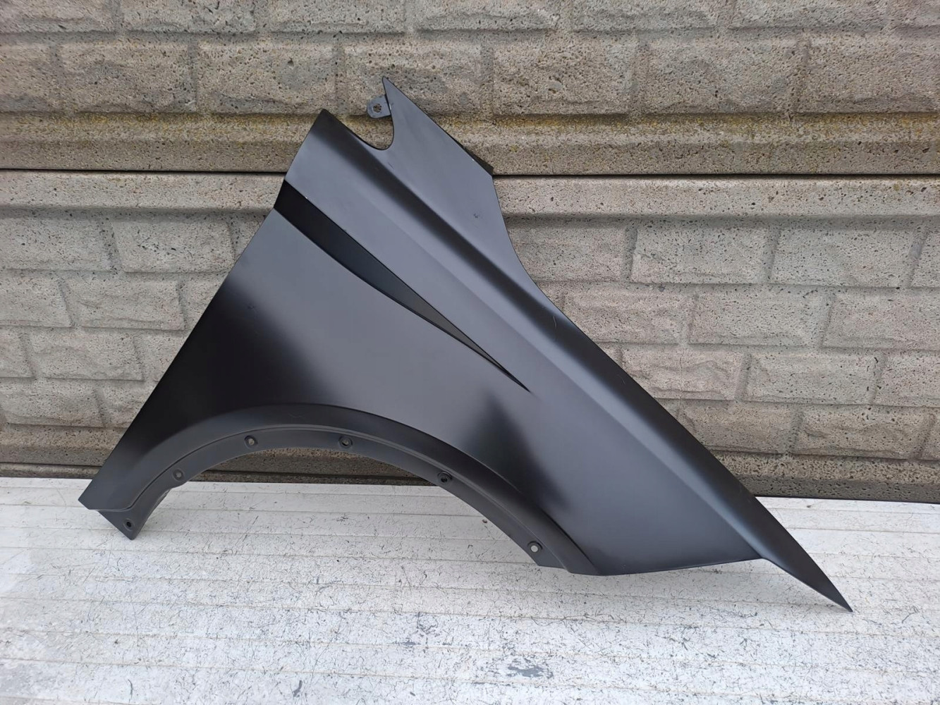 SEAT ARONA BŁOTNIK PRZEDNI PRAWY NOWY - (17002150396)