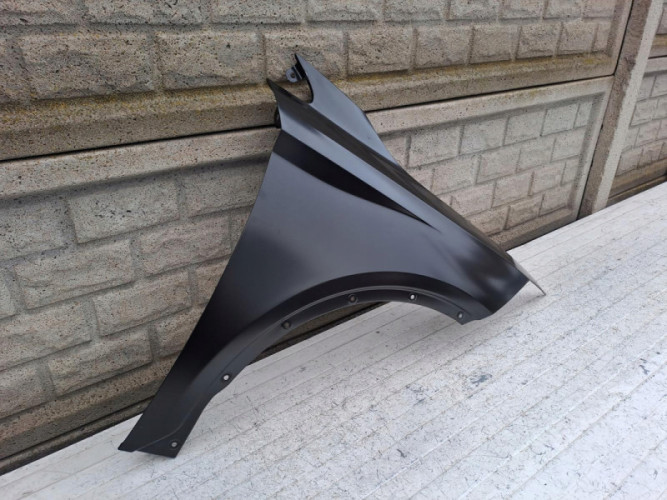 SEAT ARONA BŁOTNIK PRZEDNI PRAWY NOWY - (17002150396)