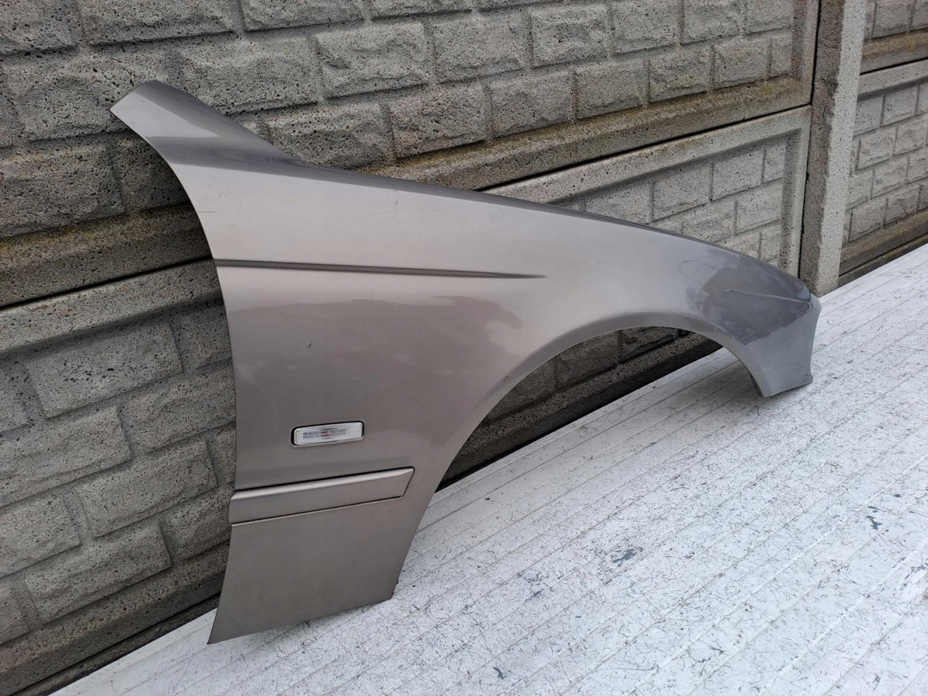 BŁOTNIK PRAWY PRZEDNI BMW 3 E46 SEDAN KOMBI - (17030159169)