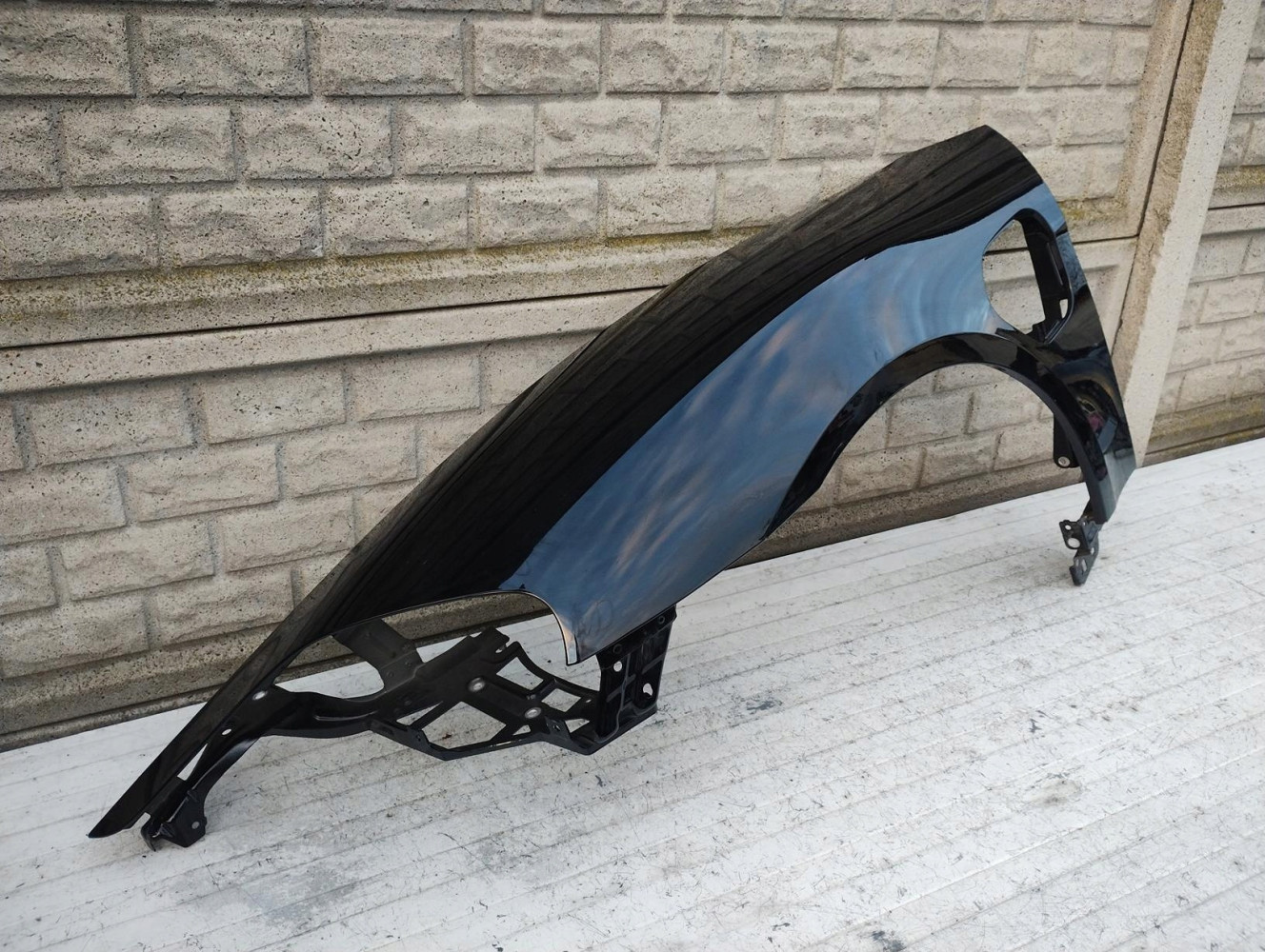 PORSCHE TAYCAN 9J1 9 J BŁOTNIK PRZEDNI LEWY - (17035422531)
