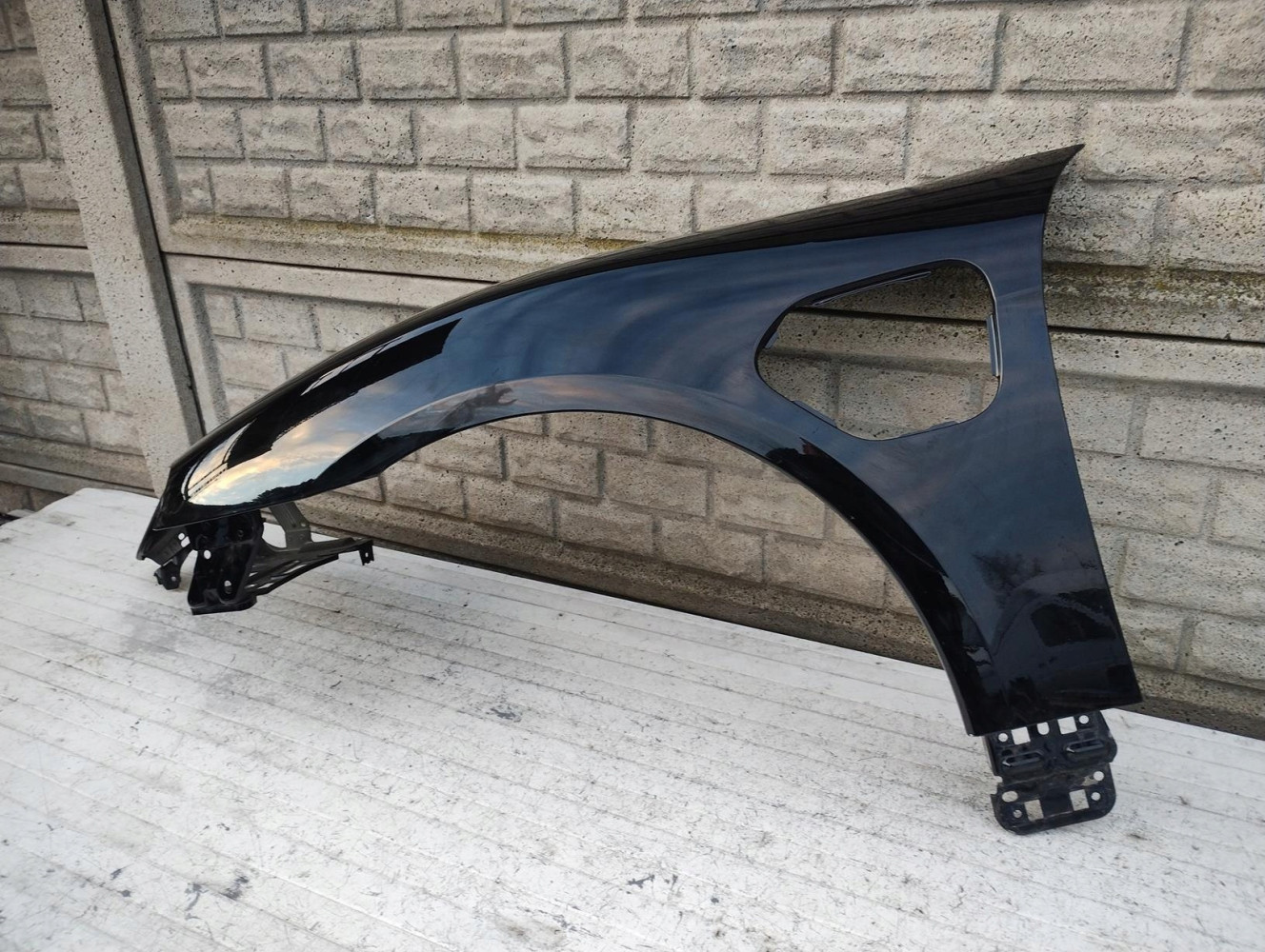 PORSCHE TAYCAN 9J1 9 J BŁOTNIK PRZEDNI LEWY - (17035422531)