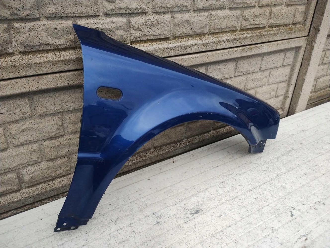 VW PASSAT B5 LIFT 00-05 BŁOTNIK PRAWY PRZEDNI - (17041498336)