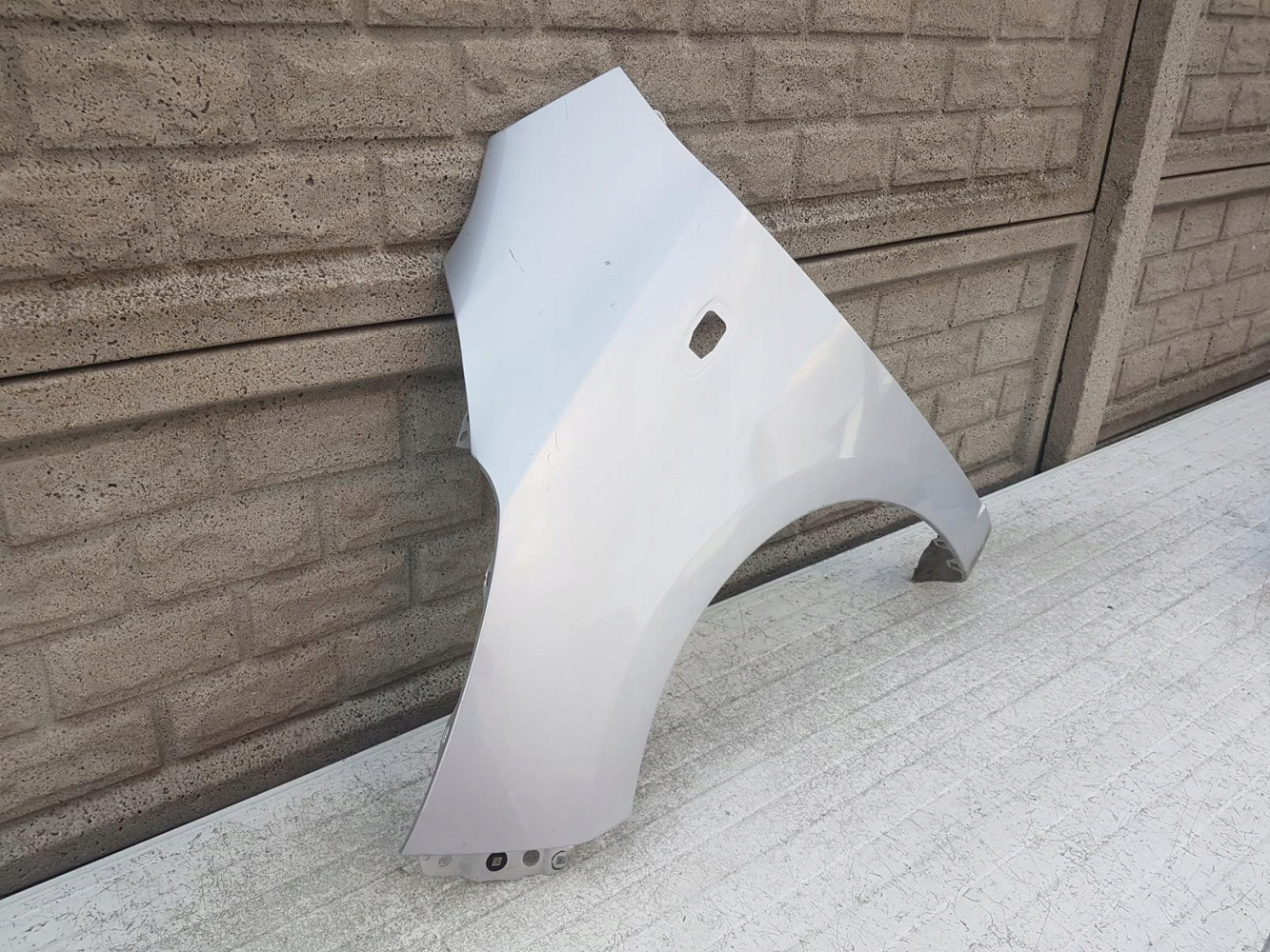 HYUNDAI I10 2008-2013 BŁOTNIK PRZEDNI LEWY - (12172867003)