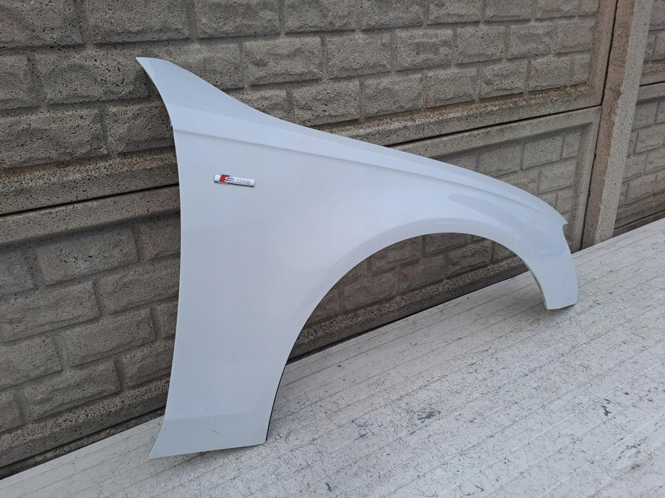 AUDI A4 B8 LIFT 12-16 BŁOTNIK PRZEDNI PRAWY - (17077699331)