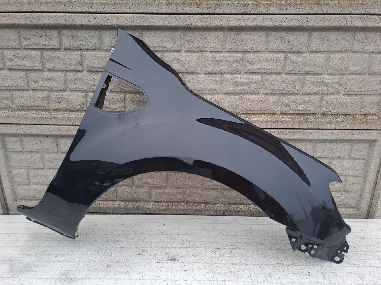 FORD RANGER LIFT 17-22 BŁOTNIK PRAWY PRZEDNI - (17078371785)