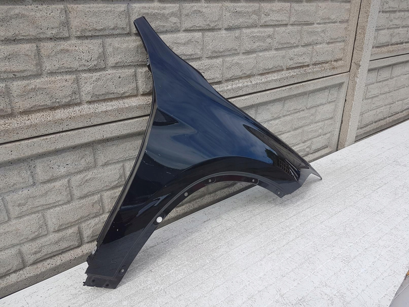 BŁOTNIK PRAWY PRZEDNI BMW X1 F48 2015 - 2022 - (12172949600)