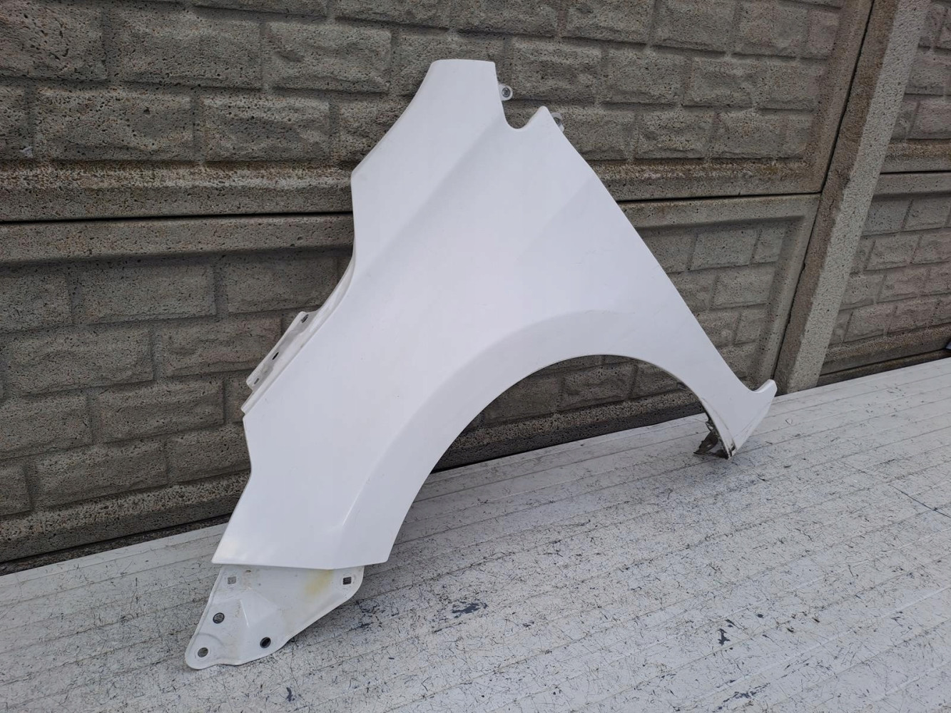 TOYOTA COROLLA E16 2012-2019 BŁOTNIK PRZEDNI LEWY - (17089973969)
