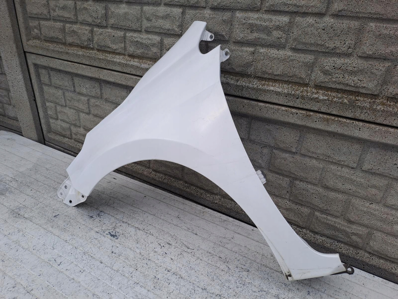 TOYOTA COROLLA E16 2012-2019 BŁOTNIK PRZEDNI LEWY - (17089973969)