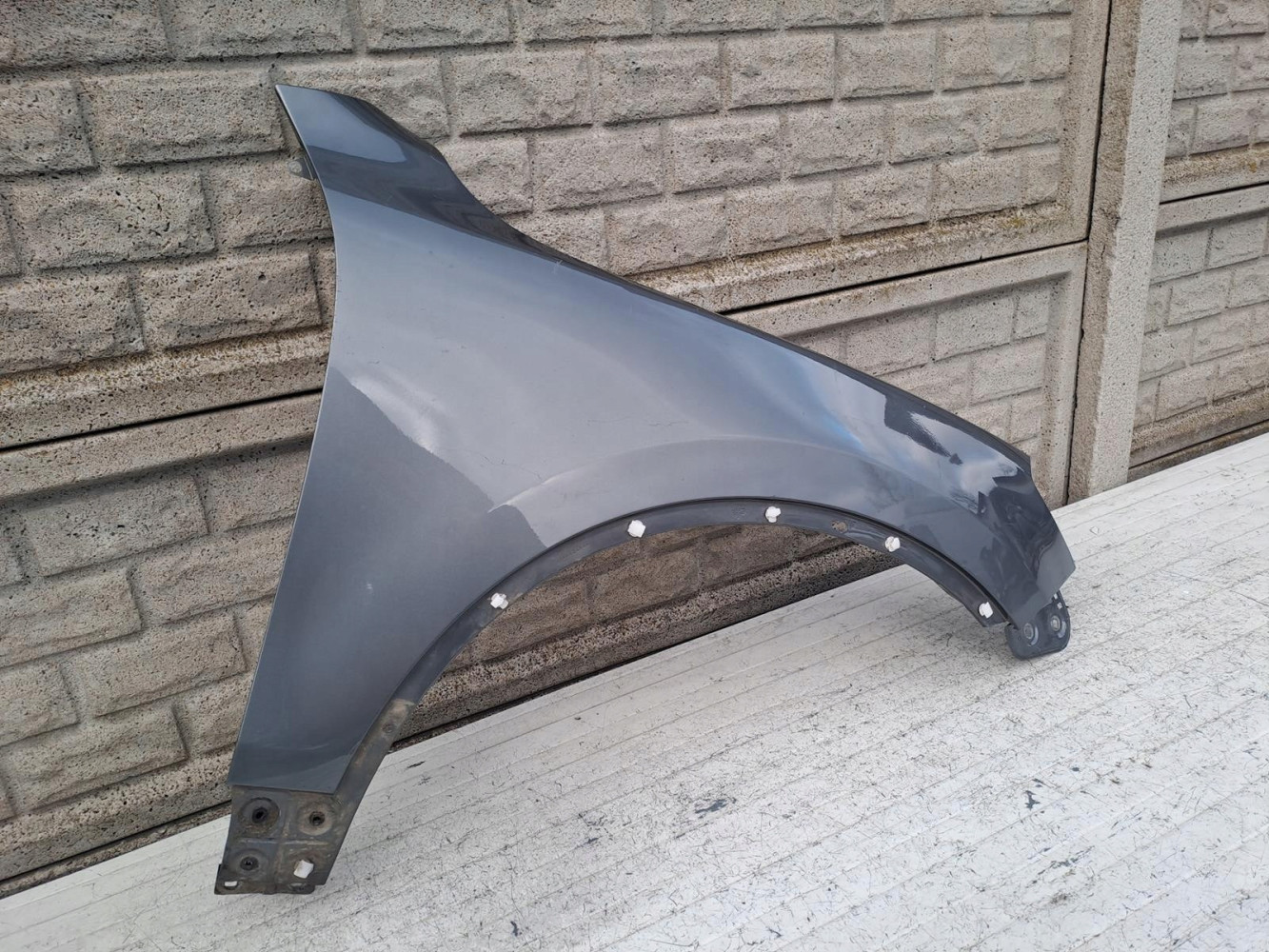 BŁOTNIK PRZEDNI PRAWY VW TOUAREG 7P 2010-2014 - (17090044431)