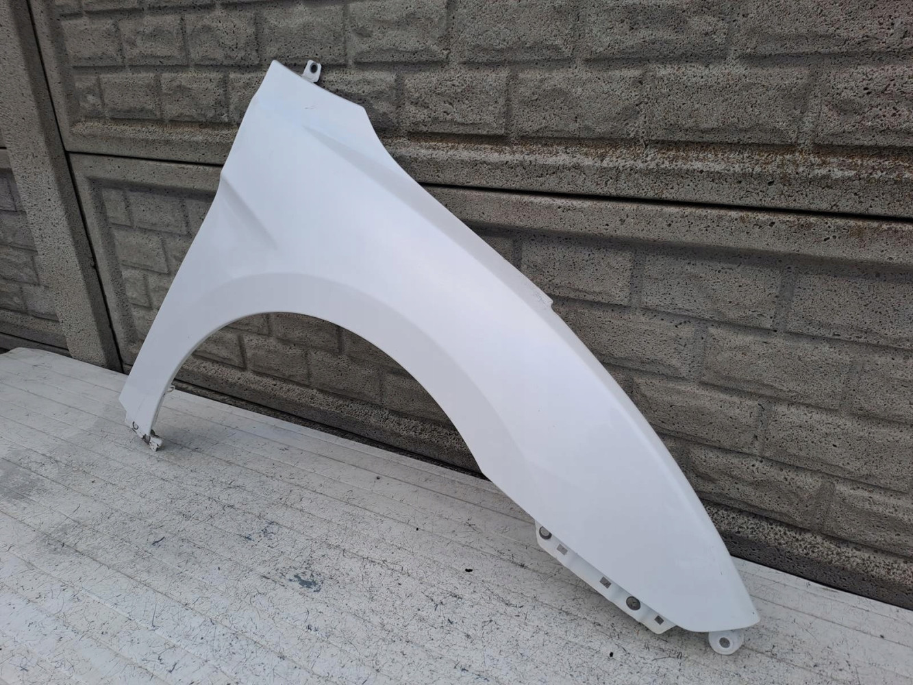 HYUNDAI I40 I 40 BŁOTNIK PRAWY PRZEDNI - (17090455833)
