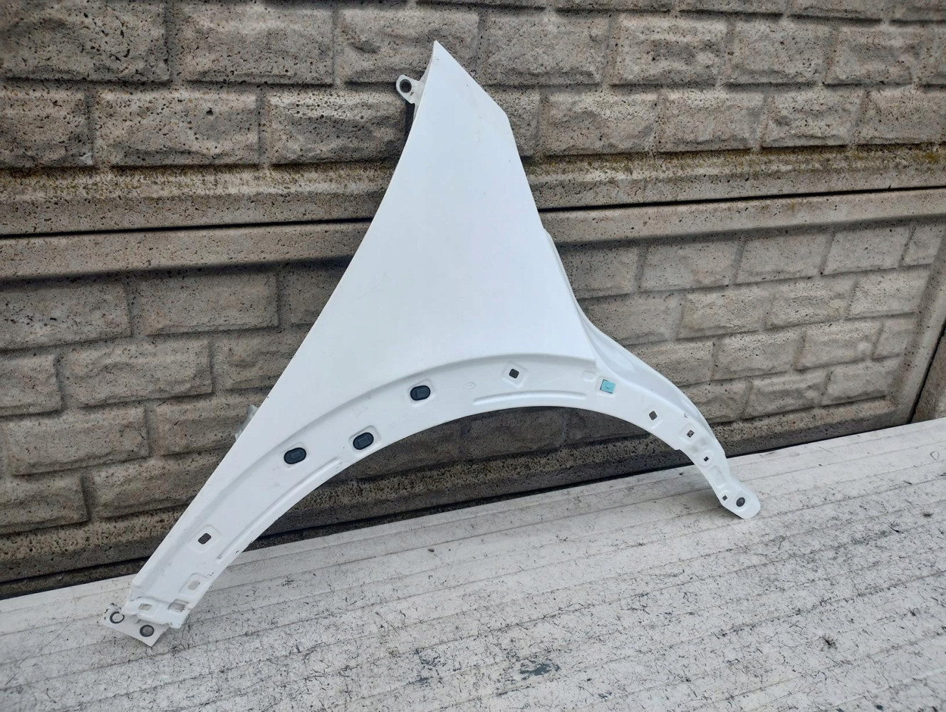 BŁOTNIK PRAWY PRZEDNI HYUNDAI IONIQ 5 V 21-23 - (17110921917)