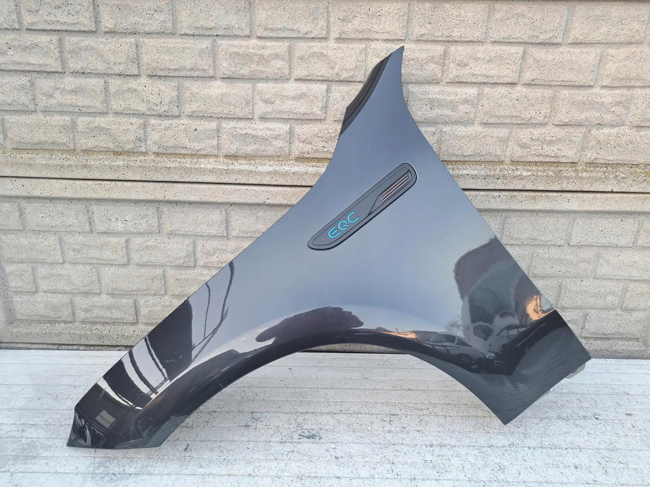 MERCEDES EQC W293 W 293 BŁOTNIK PRZEDNI LEWY - (17132923626)