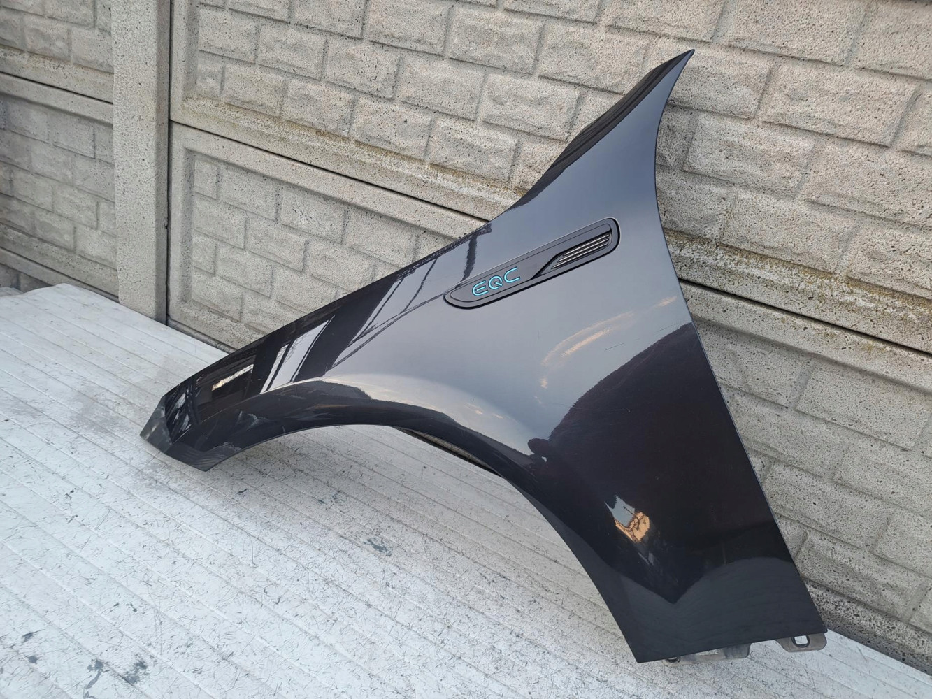 MERCEDES EQC W293 W 293 BŁOTNIK PRZEDNI LEWY - (17132923626)