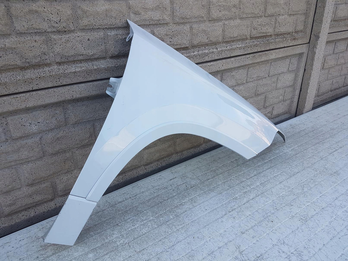 SEAT ATECA 2016 - 2019 BŁOTNIK PRZEDNI PRAWY - (12180460030)