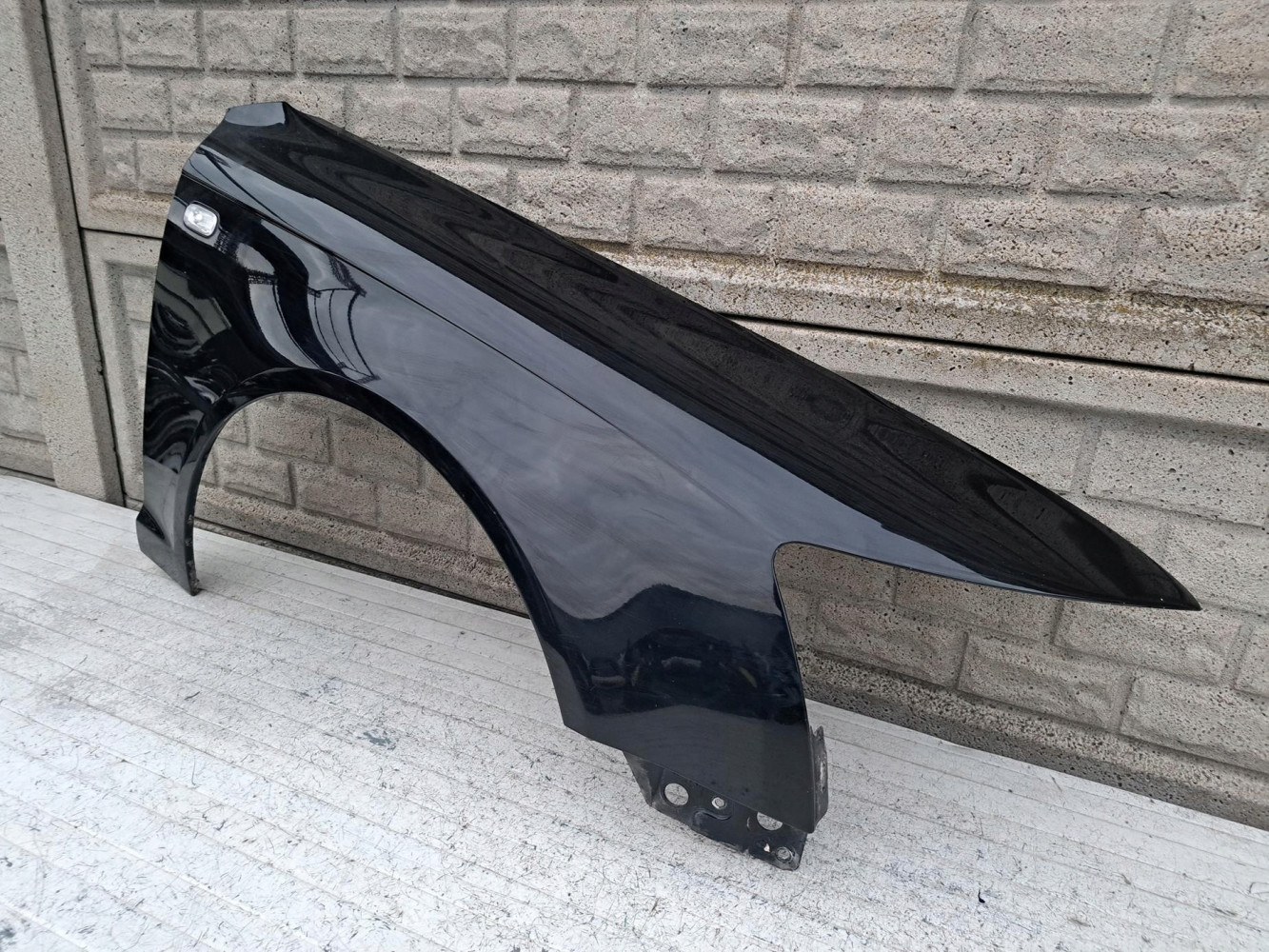 AUDI A6 C6 4F0 2005 - 2008 BŁOTNIK PRZEDNI PRAWY - (17133001966)