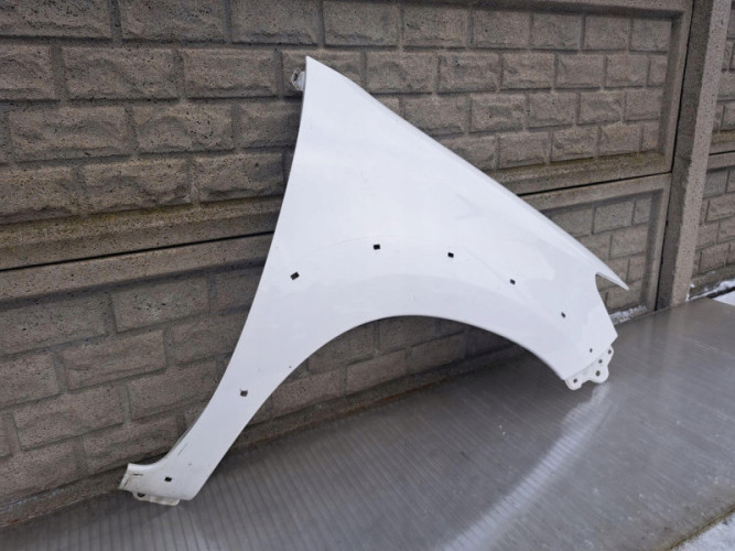 TOYOTA HILUX LIFT 2012-2015 BŁOTNIK PRZEDNI PRAWY - (17133054001)