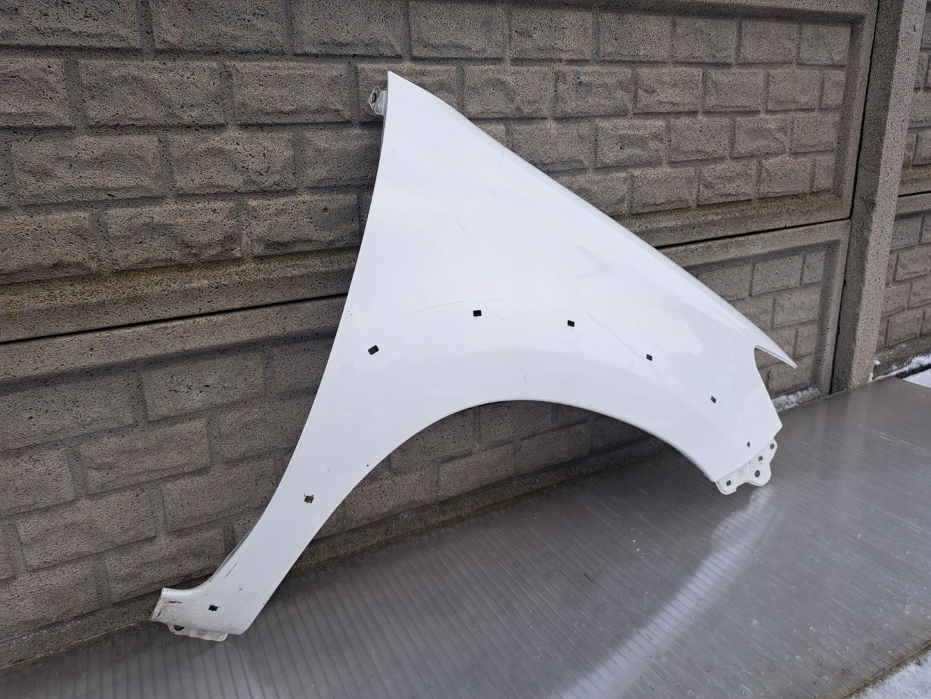 TOYOTA HILUX LIFT 2012-2015 BŁOTNIK PRZEDNI PRAWY - (17133054001)