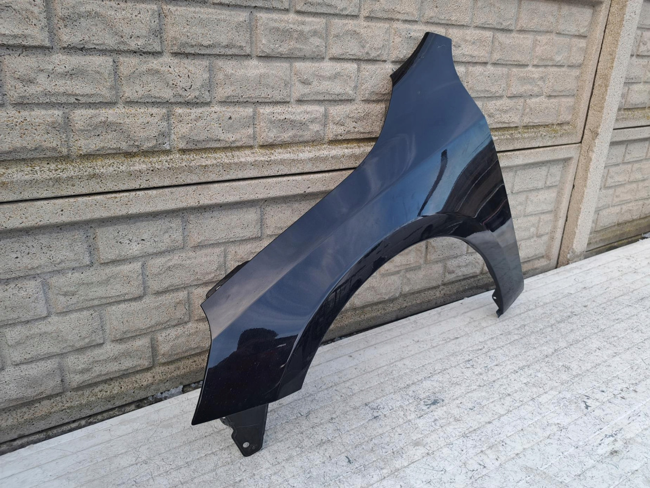 VOLVO S60 V60 10-13 BŁOTNIK PRZEDNI LEWY - (17133135329)