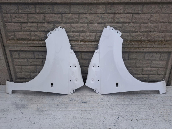 TOYOTA AYGO 2 2014-2022 BŁOTNIK PRAWY LEWY PRZEDNI - (17136669900)
