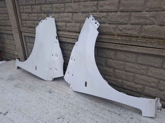 TOYOTA AYGO 2 2014-2022 BŁOTNIK PRAWY LEWY PRZEDNI - (17136669900)