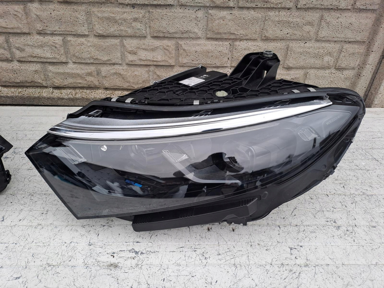 LAMPA PRAWA LEWA MERCEDES W297 EQS A 297 906 03 02/A 297 906 04 02 - (17136756985)