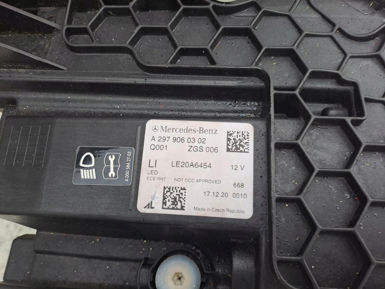 LAMPA PRAWA LEWA MERCEDES W297 EQS A 297 906 03 02/A 297 906 04 02 - (17136756985)