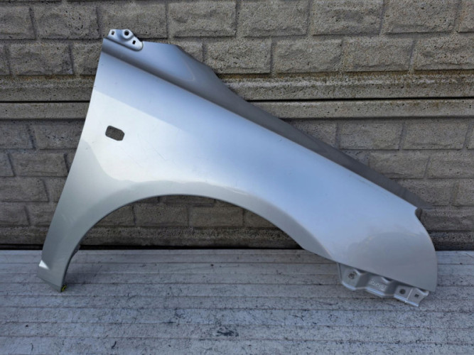 TOYOTA AVENSIS T25 2003-2006 BŁOTNIK PRZEDNI PRAWY - (17148517502)