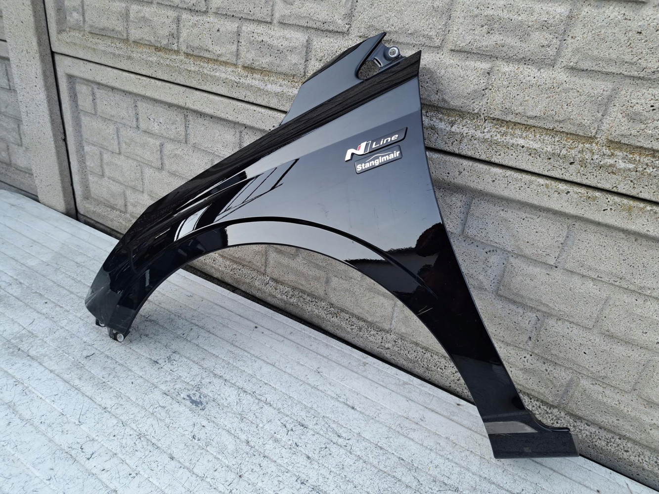 HYUNDAI I20 21-25 BŁOTNIK PRZEDNI LEWY - (17148559944)