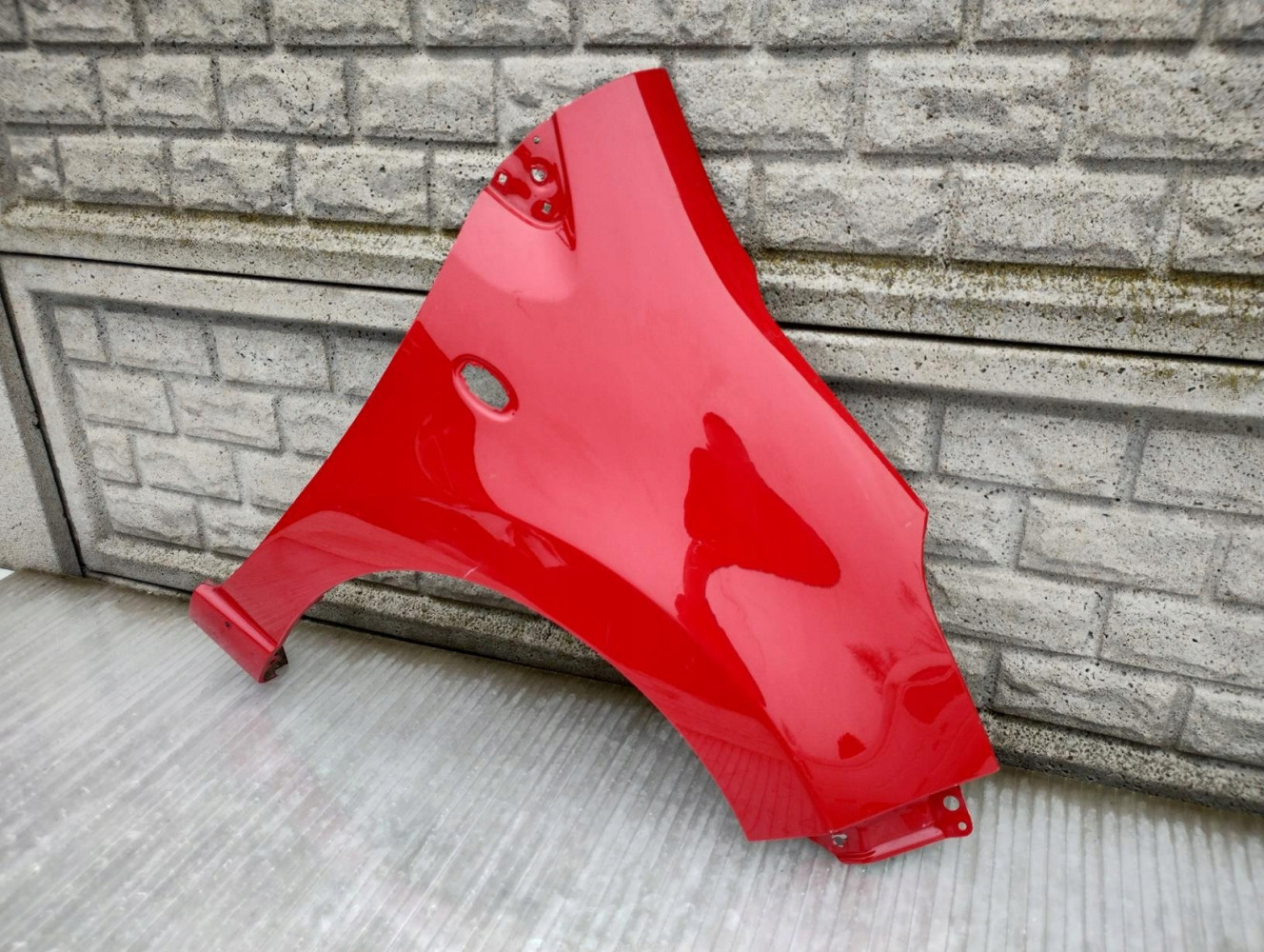 NISSAN PIXO SUZUKI ALTO BŁOTNIK PRAWY PRZEDNI - (17148647515)