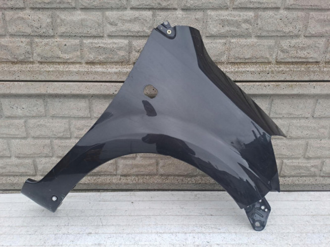 DAIHATSU SIRION SUBARU JUSTY BŁOTNIK PRAWY PRZEDNI - (17155126558)